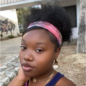 Meet your Posher, Amara